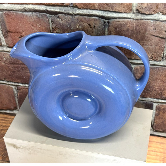 Vintage Hall's Light Delphinium Blue Donut Pitcher Jug w Ice Lip 1940s Art Deco - Picture 2 of 7